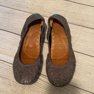 EUC Tieks Patent Slate Grey Croc Flats 9